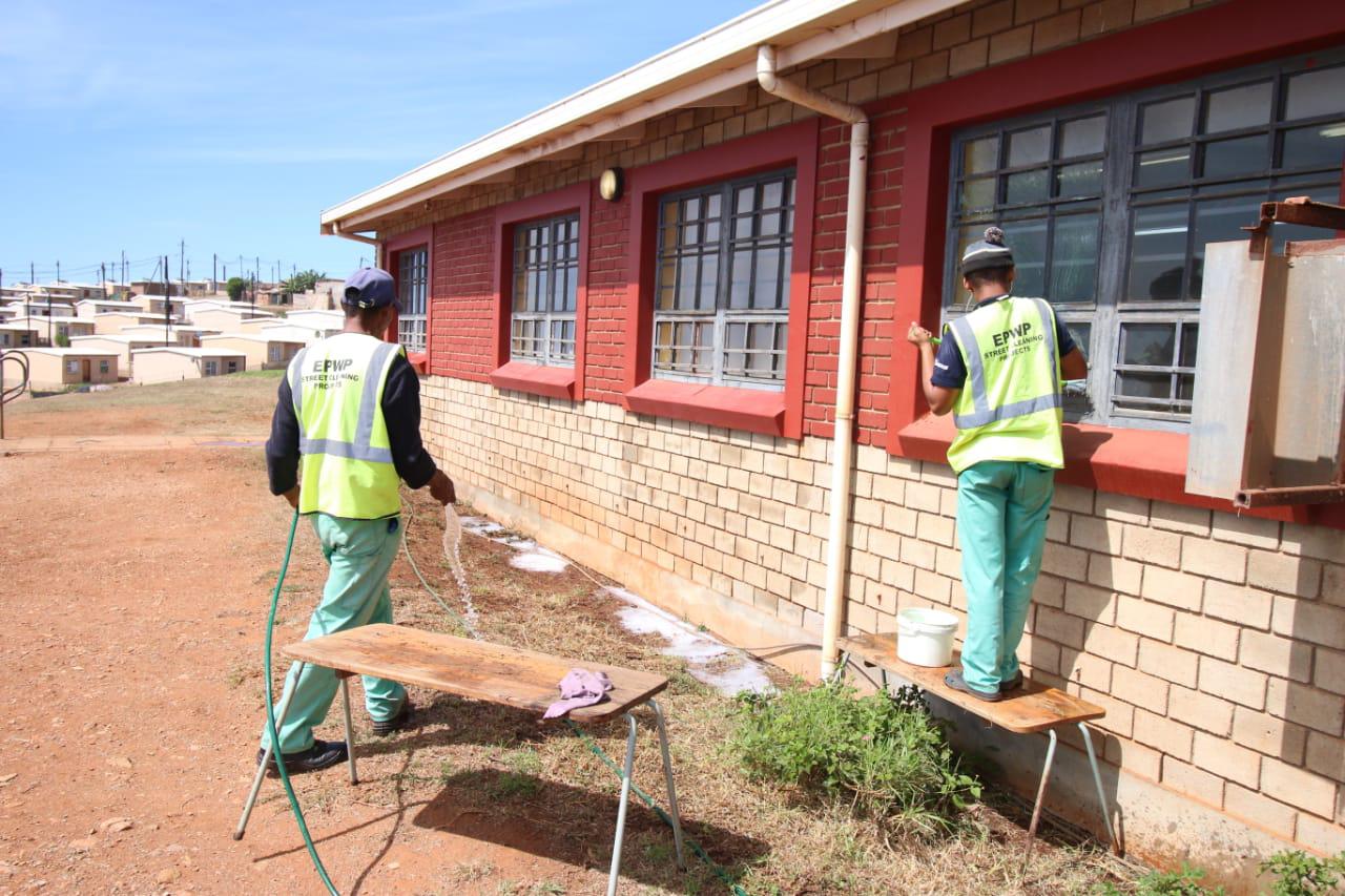 Public and Private Sector Leaders Bring Change to MosselBay School